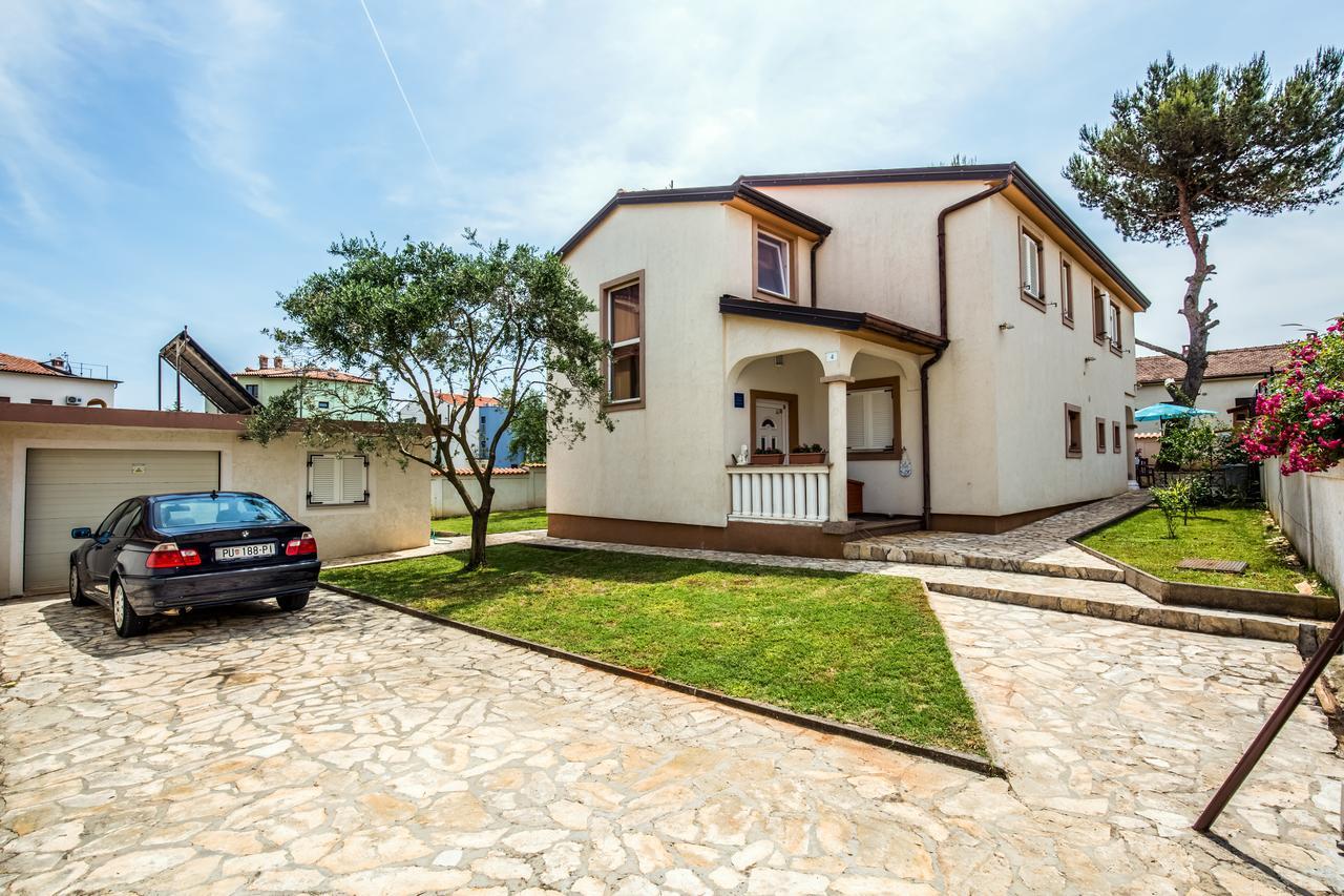 Apartment Carolina Ližnjan Exterior foto